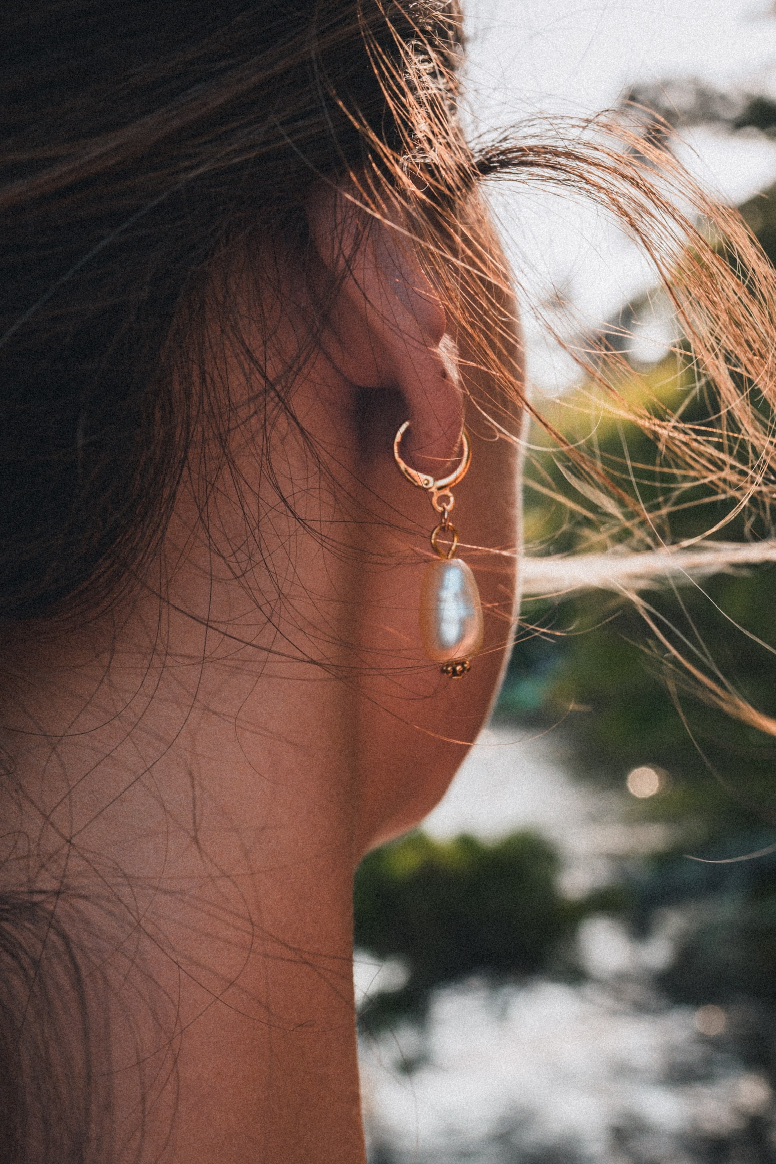 The Pearl Earrings thumbnail 3